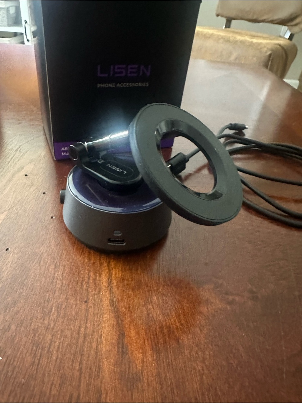 Lisen Black Car Charger & Magnetic Phone Holder - Wireless Charging Dock